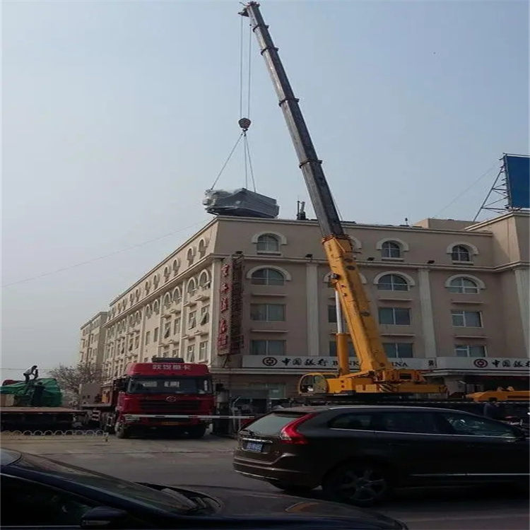 平谷高空吊车租赁服务：高效安全的建筑解决方案